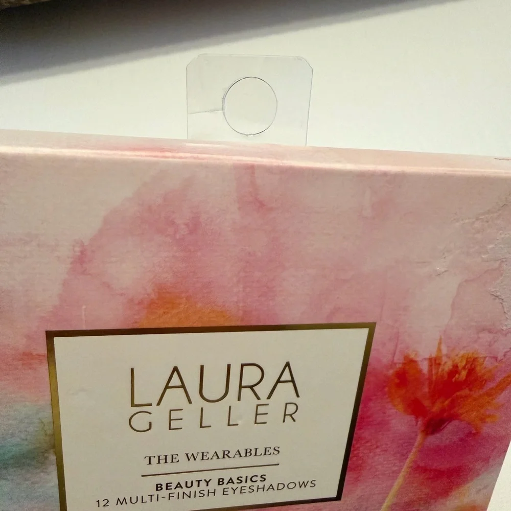 Laura Geller NEW IN BOX Beauty Basics 12 Multi-Finish Eyeshadow Palette